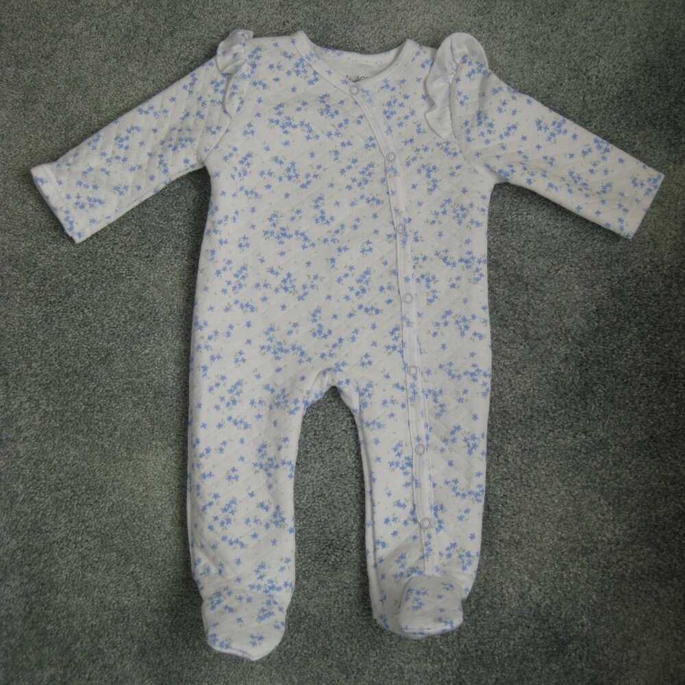 Lila & Jack Quilted White Blue Floral Quilted Footed Sleeper 6-9 months NWOT